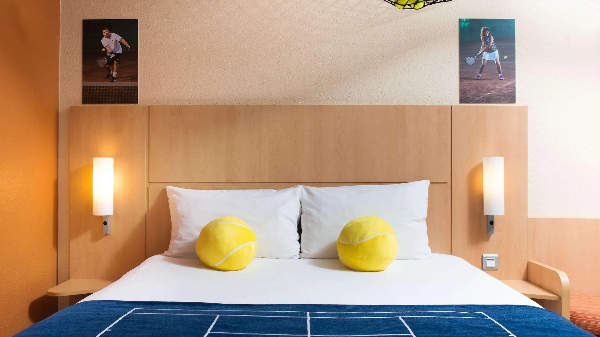 Ibis Budapest Heroes Square 3*,  Hungary