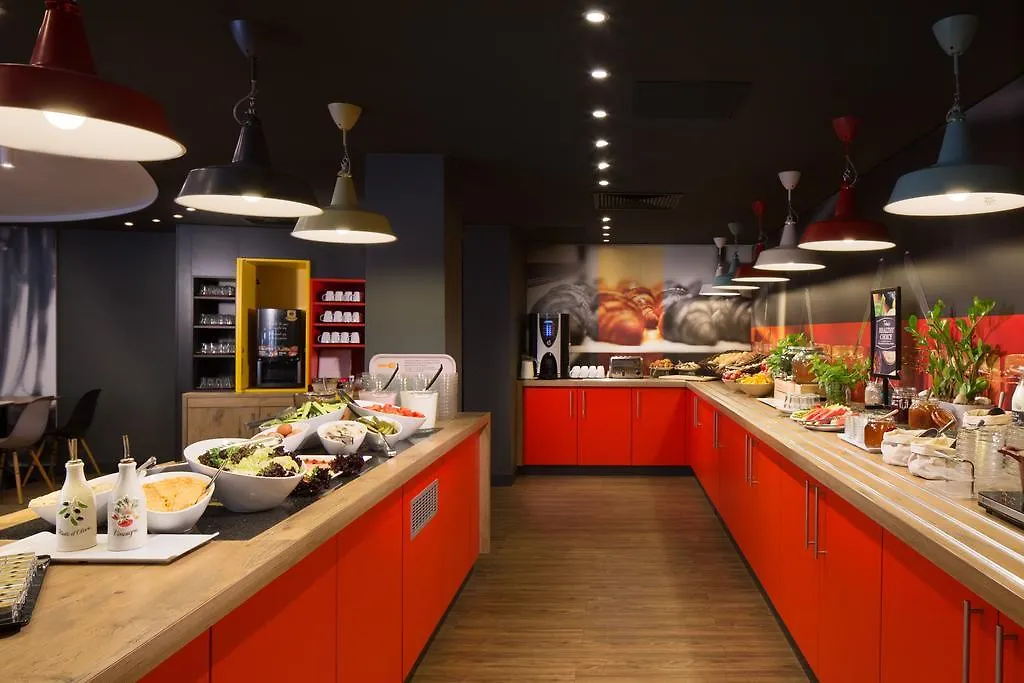 Ibis Budapest Heroes Square 3*,  Hungary