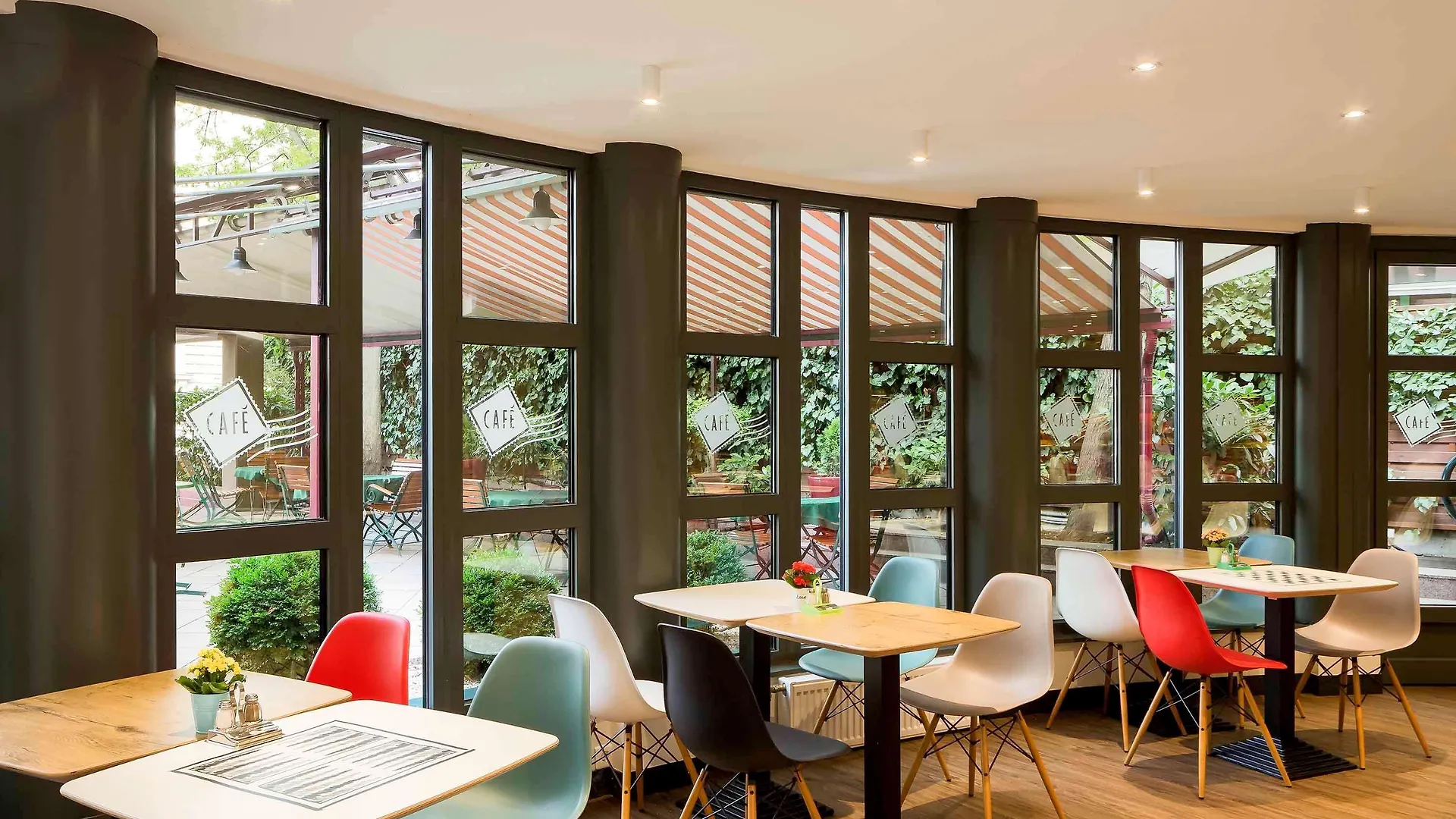 Ibis Budapest Heroes Square 3*,