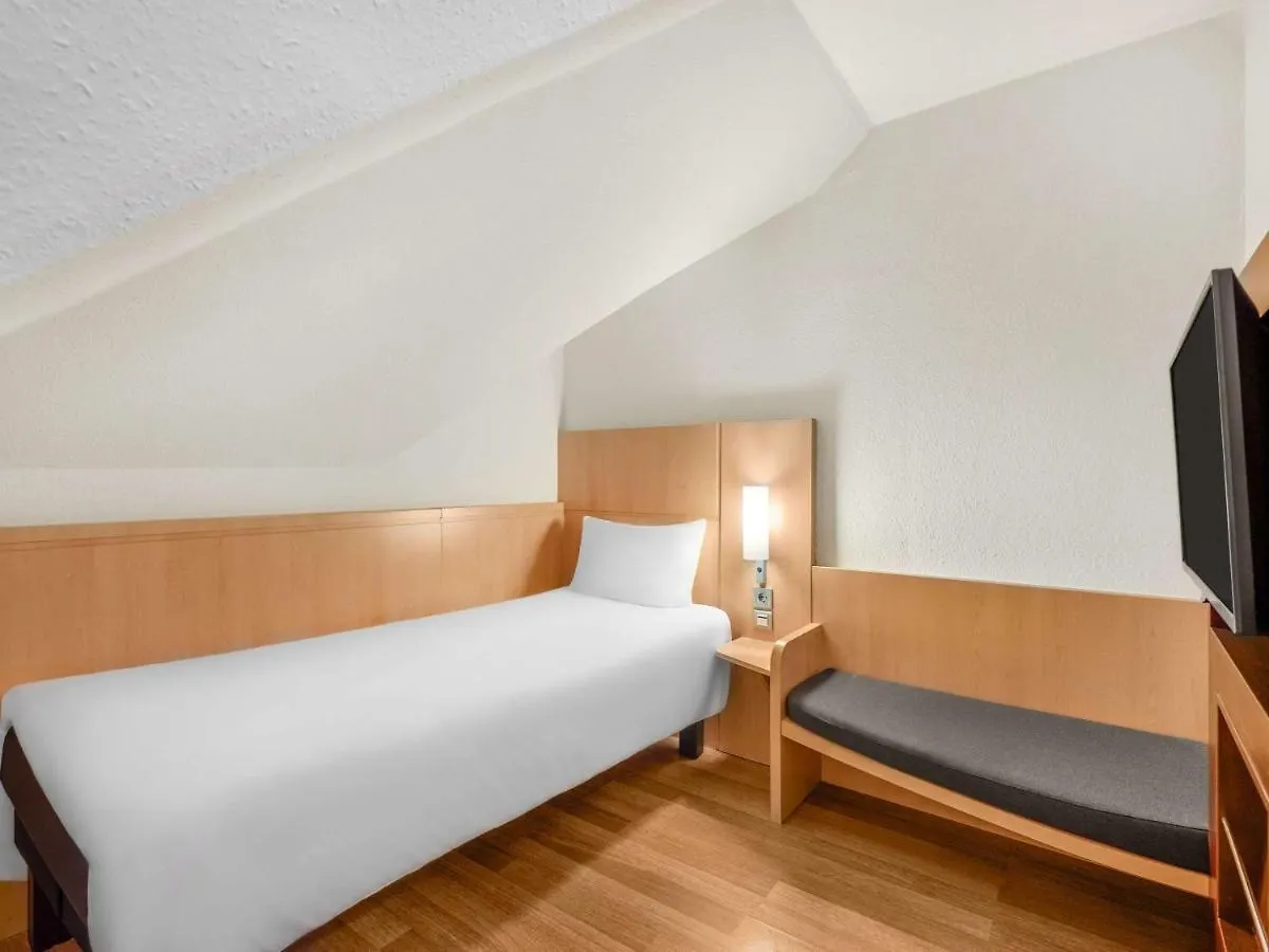 Ibis Budapest Heroes Square 3*,  Hungary