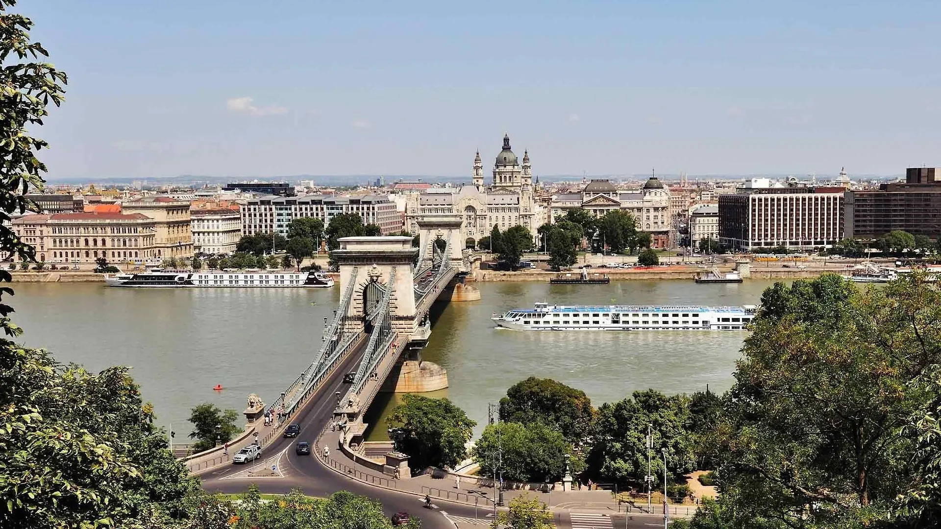 Ibis Budapest Heroes Square 3*,