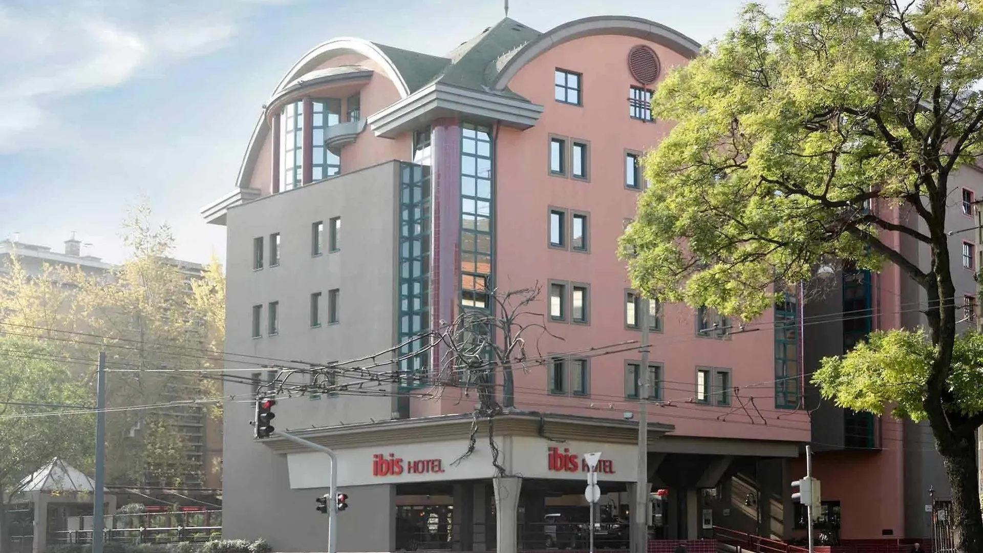 Ibis Budapest Heroes Square 3*,